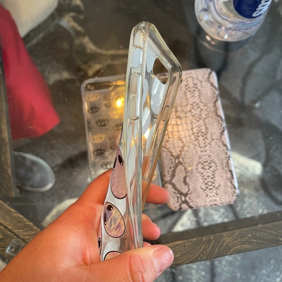 iPhone 8 Plus alien phone case - Picture 3 of 3